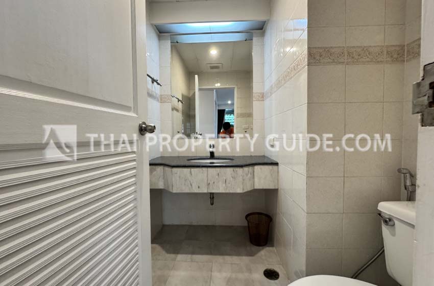 Apartment in Phaholyothin 